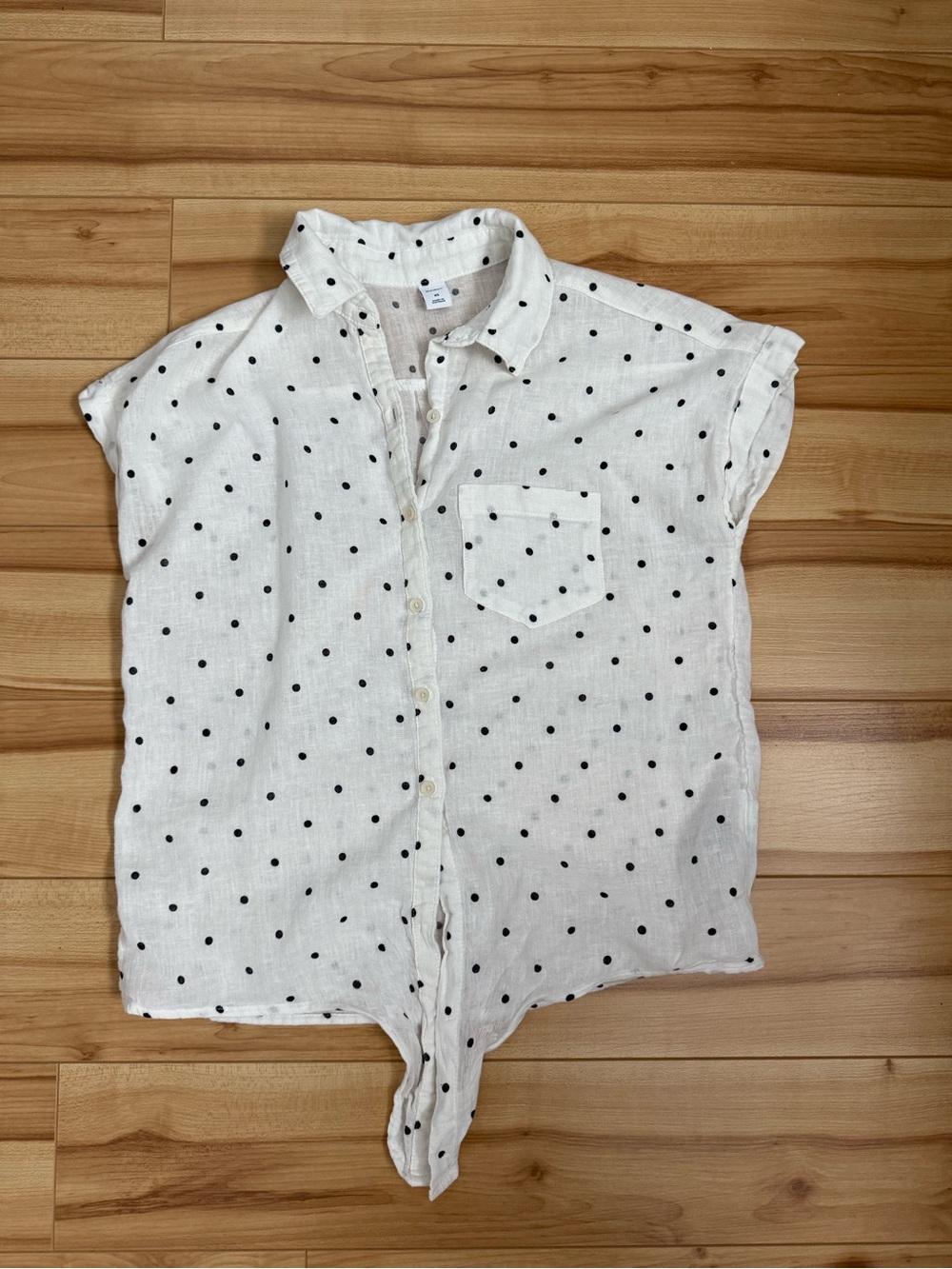 Old Navy White Button-Down Shirt with Black Polka Dots